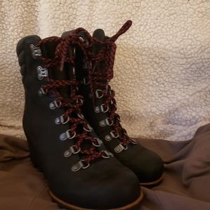 Sorel Conquest Wedge Boots